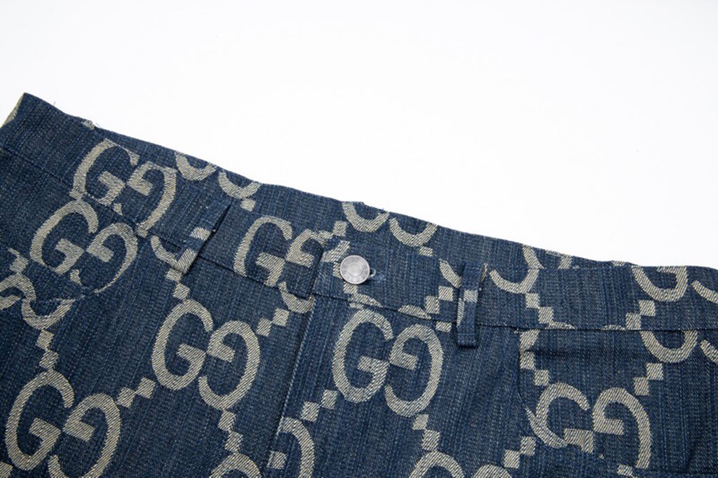 Gv*c* shorts